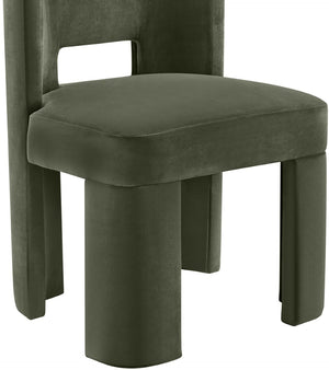 Meridian Furniture Zuno Sculptural Velvet Upholstered Dining Chair with Solid Wood Frame for Modern Interiors Green 945Green-C