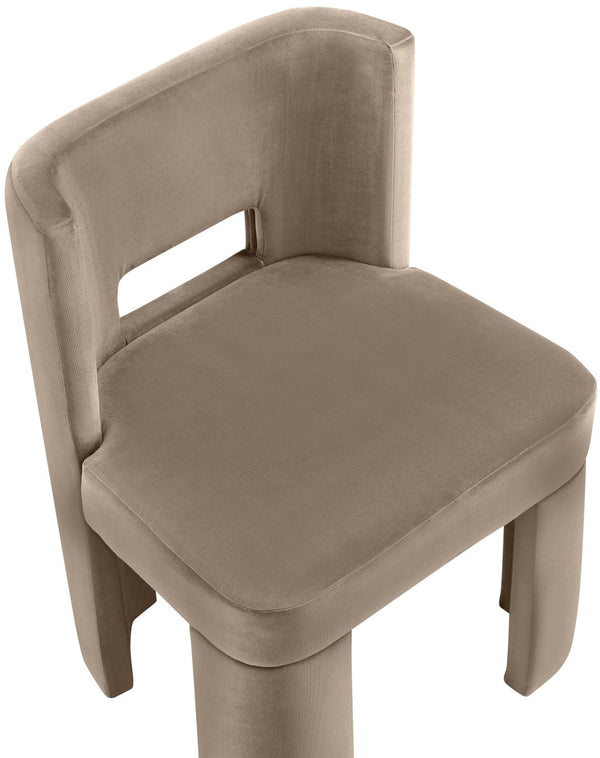 Meridian Furniture Zuno Sculptural Velvet Upholstered Dining Chair with Solid Wood Frame for Modern Interiors Taupe 945Taupe-C