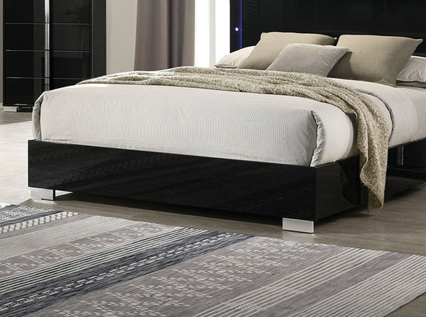 English Elm Contemporary Queen Size Bed With Led Headboard - High-Gloss Piano Black Finish For Modern Bedrooms B2741S00079