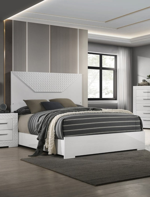 English Elm White Glam Queen Bed with High-Gloss Finish and LED Headboard, Engineered Wood Modern Design White 83 L x 34.5 W x 6 H B2741S00162