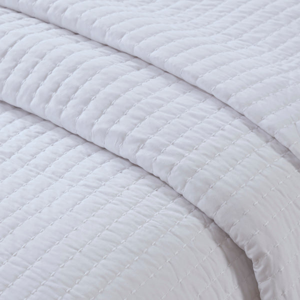 English Elm 3 Piece Keaton Reversible Quilt Set Full/Queen – Brushed Microfiber, Channel Stitching, Antimicrobial Freshness Protection White 15.35 L x 17.72 W x 6.3 H B035129030
