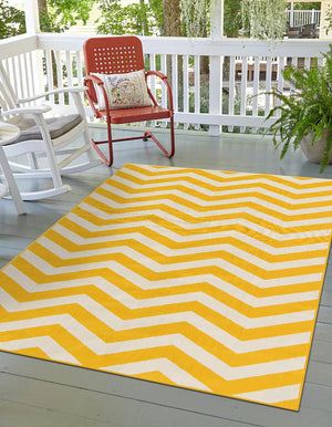 Unique Loom Outdoor Coastal Dalgalar Machine Made Chevron Rug Yellow, Ivory 5' 3" x 8' 0"