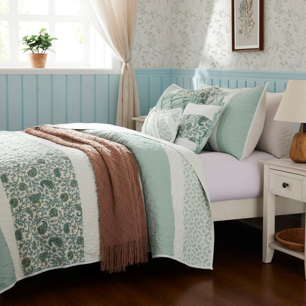 English Elm 6 Madison Park Dawn Cotton Percale Reversible Quilt Set with Paisley Pintuck, Lace Trim, Pillows, Full/Queen Aqua 17.72 L x 22.83 W x 8.66 H B035129022