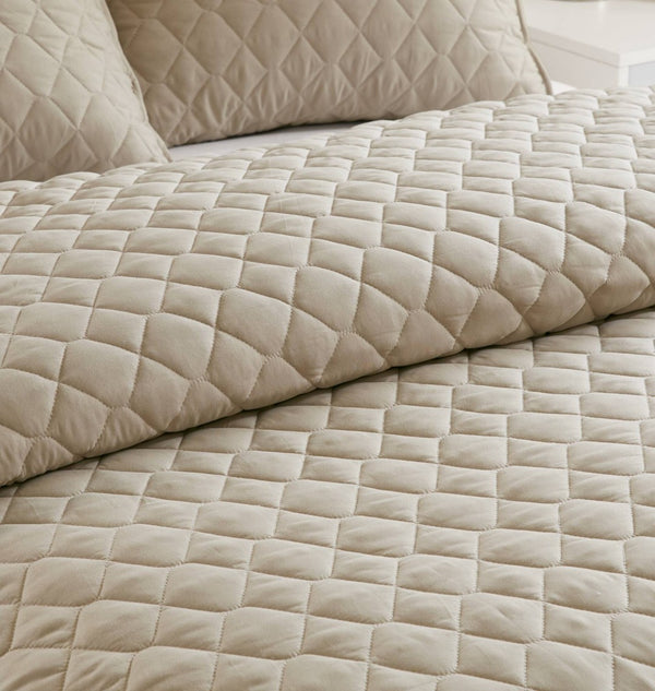 English Elm 10-piece California King Velvet Jacquard Comforter Set Layered Bedding with Microfiber Shams Champagne B035P482942