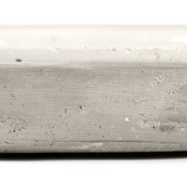 Distressed White Plate (9702S A25A) Zentique