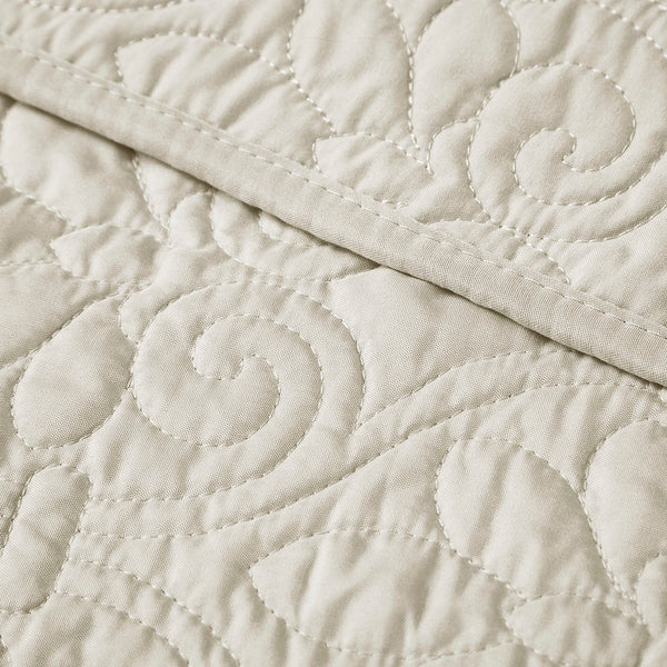 JLA Home Madison Park - Oversized Quilted Throw with Quebec Stitch Pattern, Plush Cotton Fill for Cozy Layering & Décor Texture Ivory MP50-2985