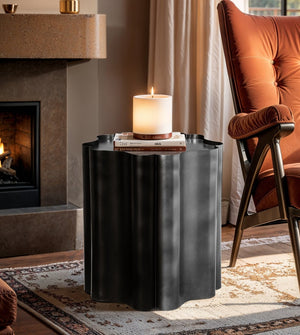 Meridian Furniture Eloise Sculptural Clover Forged Iron Accent End Table for Eclectic Modern Interiors Black 99022Black-ET