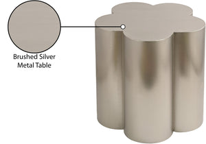 Meridian Furniture Lucky Clover Sculptural Iron Side Table with Metallic Finish for Modern Eclectic Living Rooms Silver 99099Silver-ET