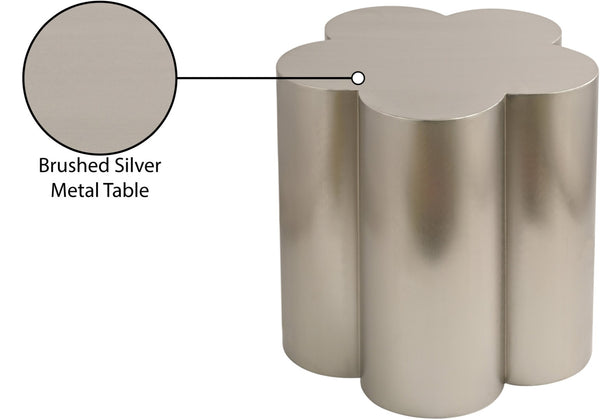 Meridian Furniture Lucky Clover Sculptural Iron Side Table with Metallic Finish for Modern Eclectic Living Rooms Silver 99099Silver-ET
