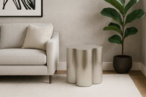 Meridian Furniture Lucky Clover Sculptural Iron Side Table with Metallic Finish for Modern Eclectic Living Rooms Silver 99099Silver-ET