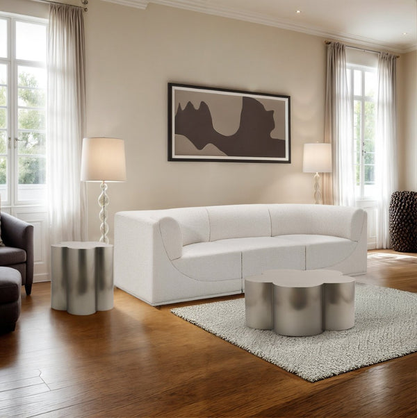 Meridian Furniture Lucky Clover Sculptural Iron Side Table with Metallic Finish for Modern Eclectic Living Rooms Silver 99099Silver-ET