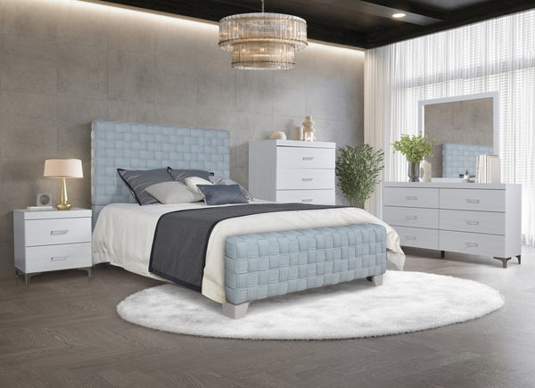 English Elm White 5-Drawer Chest With Metal Legs - Stylish Storage Solution For Bedroom & Living Space Organization B062P209024-GIGA