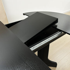 English Elm Dining Table Expandable 43–59" Oval with Removable Leaf, X-Base Farmhouse Style Oak Veneer Black – Seats 6 W1347P202405