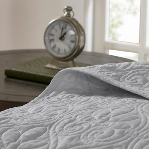 English Elm Reversible Madison Park Quebec Queen Bedspread Set with Quilted Texture, Oversized Draping and Antimicrobial Protection Grey 17.72 L x 15.35 W x 8.66 H B03597454