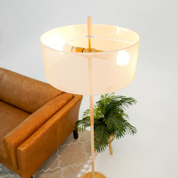English Elm Ashcroft Furniture - Classic Modern Floor Lamp with Glass Shade, Slim Metal Base for Reading, Ambient Home & Office Light Brown B183P315101