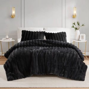 English Elm 3 Cozy King Ultrasoft Faux Fur Ribbed Comforter Set with Velvet Reverse & Plush Down-Alternative Fill Black 19.7 L x 14.97 W x 14.97 H B035P320227