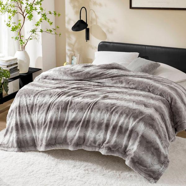 JLA Home Madison Park - Faux Luxurious Reversible Faux Fur Blanket with Plush Faux Mink Reverse, OEKO-TEX Certified Comfort Snow Leopard MP51-8531