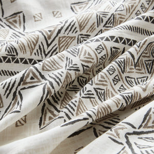 English Elm 4 Printed Comforter Set Black/Ivory King Cal King - 4-Piece Microfiber Comforter, Shams & Throw Pillow, Hypoallergenic B035P148341