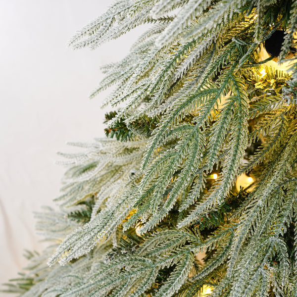 English Elm Christopher Knight Home® - 5FT Pre-Lit Spruce Snow Flocked Christmas Tree with Warm LED Lights, Lush Hinged PE/PVC Branches, Elegant Holiday Décor N769P351697W