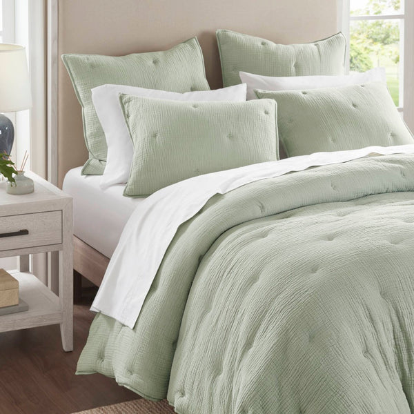 English Elm 3-piece Cotton Muslin Quilt Set with Embroidered Tacking for a Relaxed Bedroom Sage B035P408343