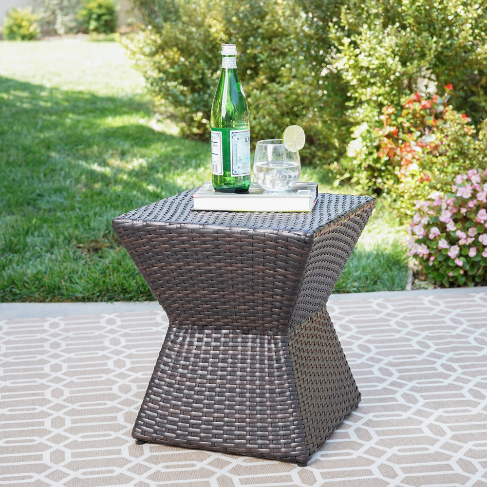 English Elm Christopher Knight Home® - Outdoor Wicker End Table Calhoun 18"H Brown Polyethylene Wicker Weather-Resistant Poolside Table 61430.00MBRN