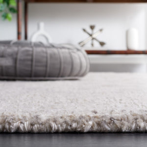 Safavieh Abstract 149 Hand Tufted Contemporary Rug Ivory / Grey ABT149A-4