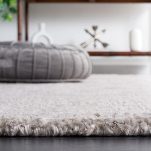 Safavieh Abstract 149 Hand Tufted Contemporary Rug Ivory / Grey ABT149A-5