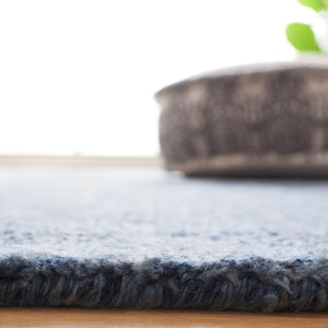 Safavieh Abstract 151 Hand Tufted Contemporary Rug Ivory / Navy ABT151N-4