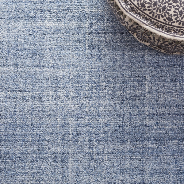 Safavieh Abstract 151 Hand Tufted Contemporary Rug Ivory / Navy ABT151N-5