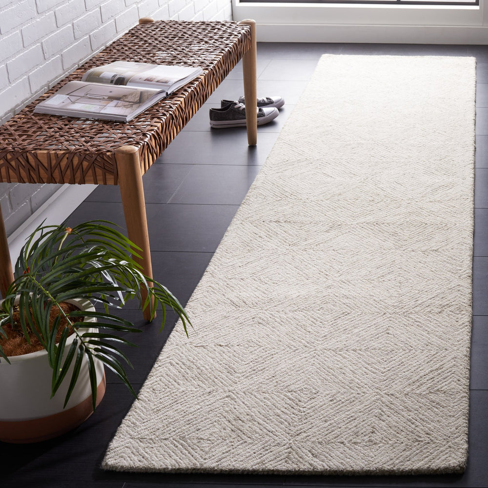 Safavieh Abstract Hand Tufted Wool-cotton Blend Area Rug - Elegant Geometric Design For Timeless Home Style Grey ,Ivory 80% Wool,20% Cotton Abt427f-25