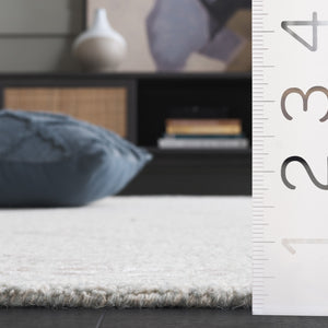 Safavieh Abstract Hand-tufted Runner Rug - Modern Elegance In Soft Grey And Ivory For Sophisticated Spaces Light Grey ,Ivory 75% Wool,15% Viscose,10% Cotton Abt461f-5