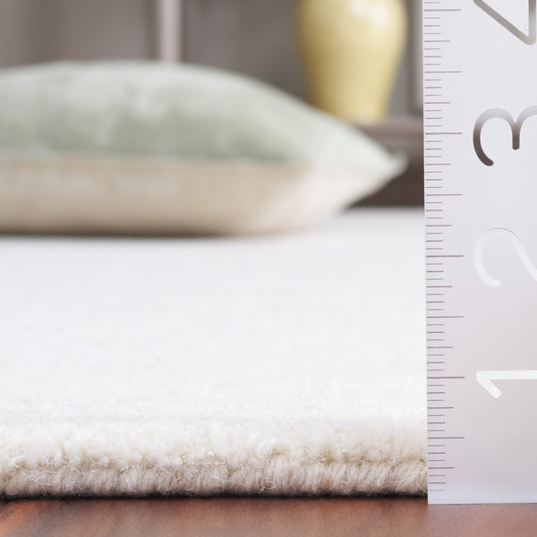 Safavieh Abstract 471 Hand Tufted Modern Rug Ivory / Sage Wool Pile