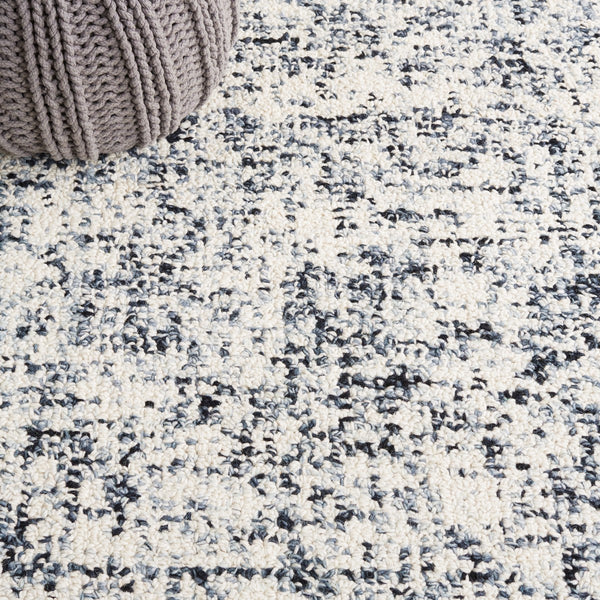 Safavieh Abstract 495 Hand Tufted Abstract Rug Black / Ivory ABT495Z-8