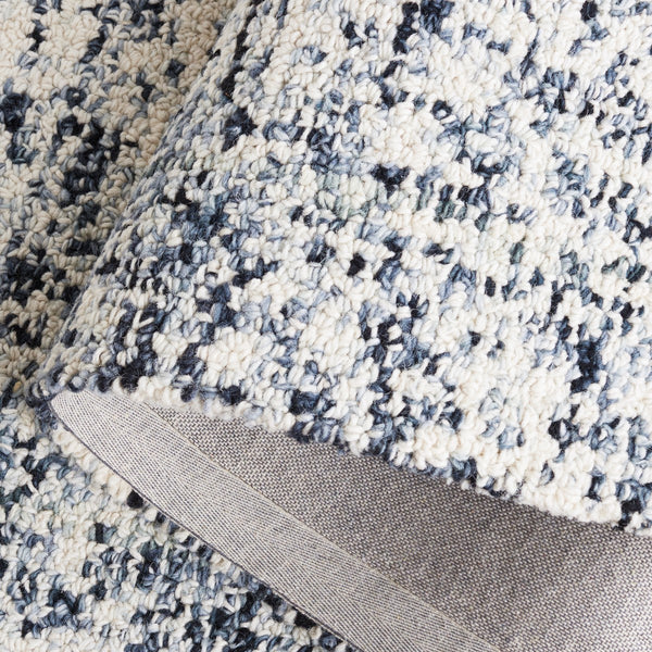 Safavieh Abstract 495 Hand Tufted Abstract Rug Black / Ivory ABT495Z-8