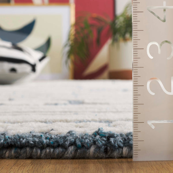 Safavieh Abstract Chic Hand-tufted Area Rug In Grey And Ivory - Modern Elegance For Your Home Décor Grey ,Ivory 60% Wool,30% Polyester,10% Cotton Abt559f-6r