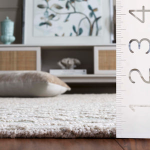 Safavieh Abstract Modern Hand-tufted Runner Rug - Elegant Lattice Design For Timeless Home Sophistication Green ,Ivory 27% Wool,27% Nylon,27% Pet,9% Viscose,10% Cotton Abt615y-5