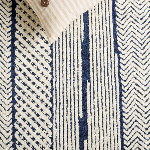 Safavieh Abstract Elegant Hand-tufted Runner Rug In Luxurious Wool Pile, Perfect For Modern Home Decor Ivory ,Navy Wool Pile Abt776a-5