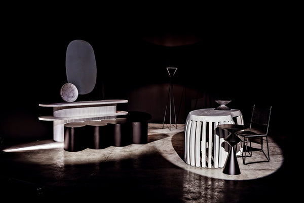 Noir 20" Round Tray - Hand-Formed Bianco Crown Marble for Elegant Decor, Serving, and Centerpiece Styling AC138-20