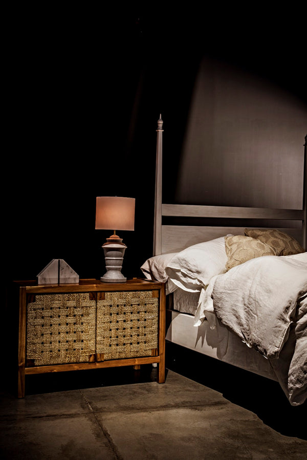 Noir Slide Marble Bookends – Hand-Formed Bianco Crown Stone Décor for Modern Shelving and Home Accents AC141