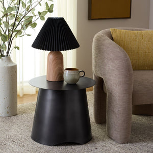 Safavieh Aminchy Vintage-Inspired Side Table In Antique Black Metal - Stylish, Compact & Versatile Accent Piece ACC5509A