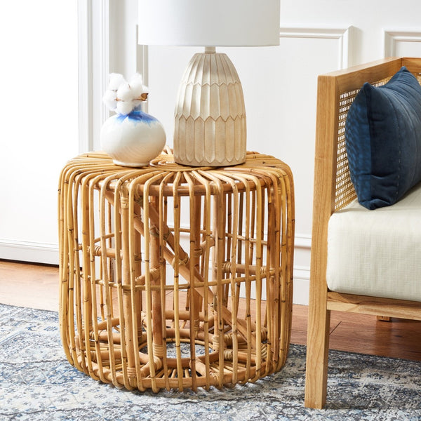 Safavieh Jabez Round Accent Table - Island-Inspired Rattan Design For Coastal And Bohemian Living Spaces Natural ACC6502A