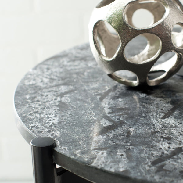 Safavieh Pratt Round Side Table – Elegant Black Marble Accent Table For Modern Living Spaces & Décor ACC9001A