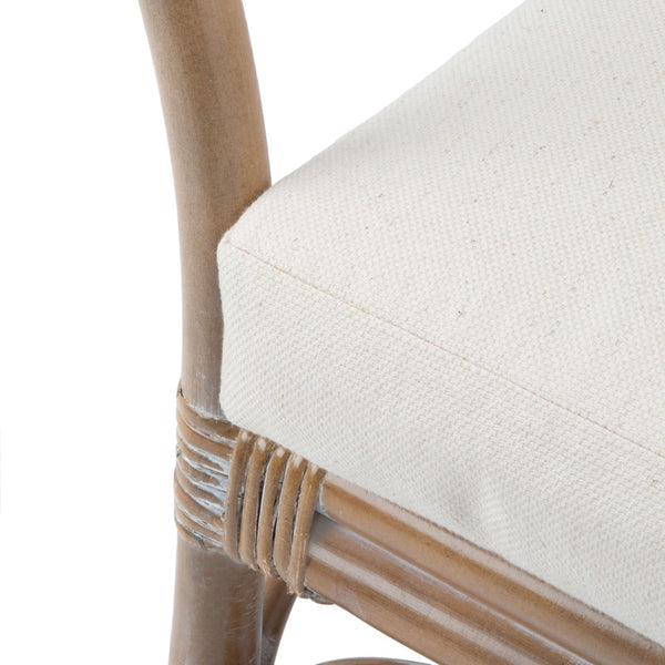 Safavieh Dustin Coastal Rattan Accent Chair With Plush Cushion For Relaxed Seaside-Inspired Living Spaces Grey White Wash/ White ACH6517A