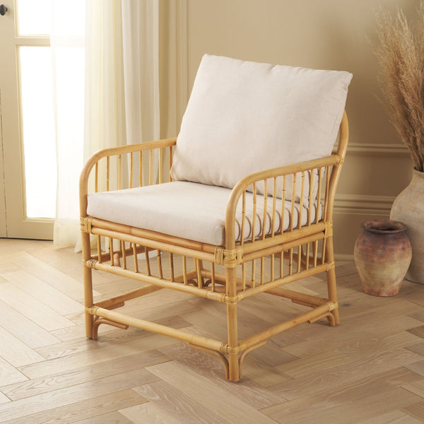 Safavieh Reiley Accent Chair With Cushion – Stylish Rattan Lounge Seating For Cozy Living Spaces & Nooks ACH6524A
