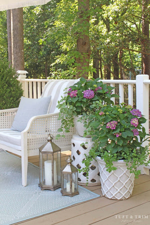 Safavieh BETLI Garden Stool - Elegant Ceramic Accent for Indoor & Outdoor Spaces, Versatile Side Table Creme ACS4574B
