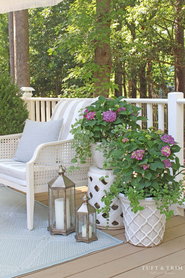 Safavieh BETLI Garden Stool - Elegant Ceramic Accent for Indoor & Outdoor Spaces, Versatile Side Table Creme ACS4574B