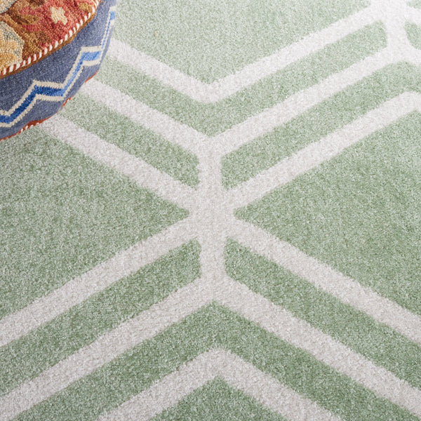 Safavieh Adirondack Modern Geometric Area Rug - Stylish, Durable & Oeko-tex Certified For Elegant Spaces Sage ,Ivory 55% Polypropylene,40% Jute,5% Polyester Adr253w-6r