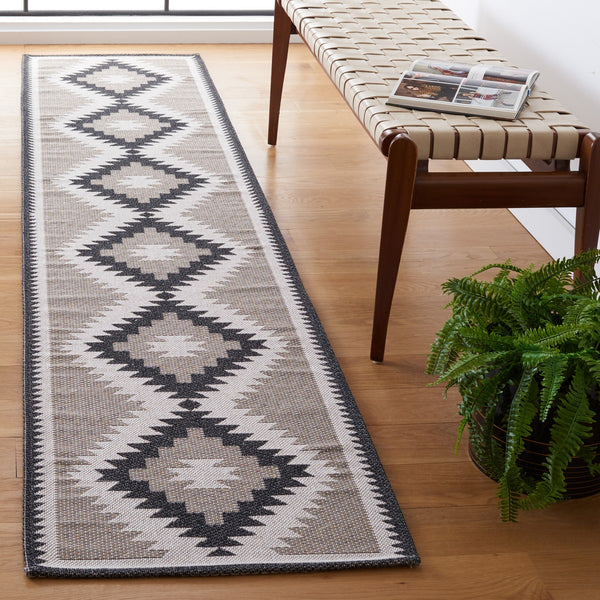 Safavieh Augustine 438 Power Loomed  Rug AGT438B-8SQ