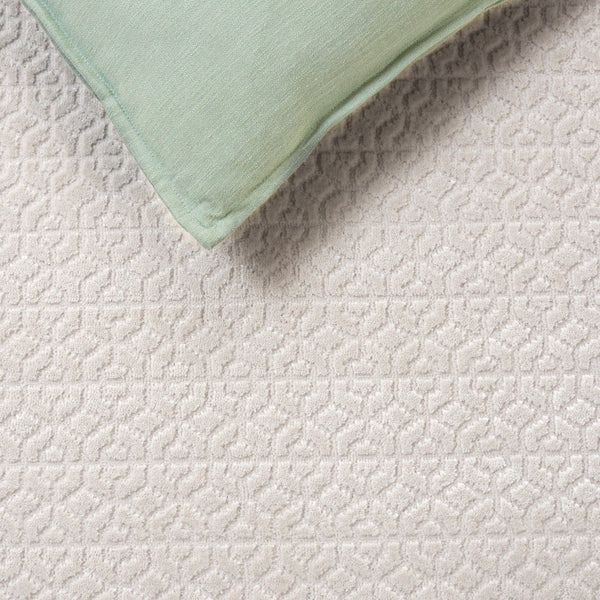 Safavieh Alba Ivory Low-Profile Area Rug 5'3"X7'6" — Soft 1/2" Pile, Durable Polyester/Polypropylene Blend, Modern Turkish Craftsmanship ALB114A-5