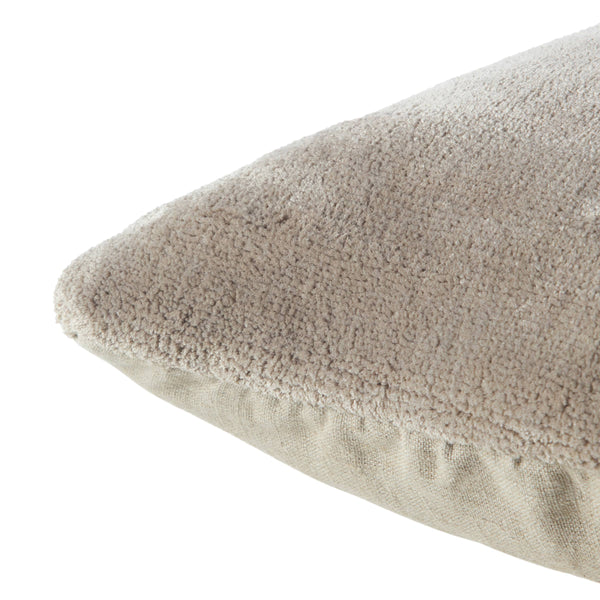 Jaipur Living Jaipur Living Illumine Hand-loomed Viscose Throw Pillow with Linen Back Glam Accent Gray 20 inches Poly Fill PLW104025